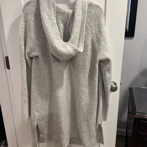 Gap super soft long grey sweater with hood M but fits like a large - Picture 5 of 8